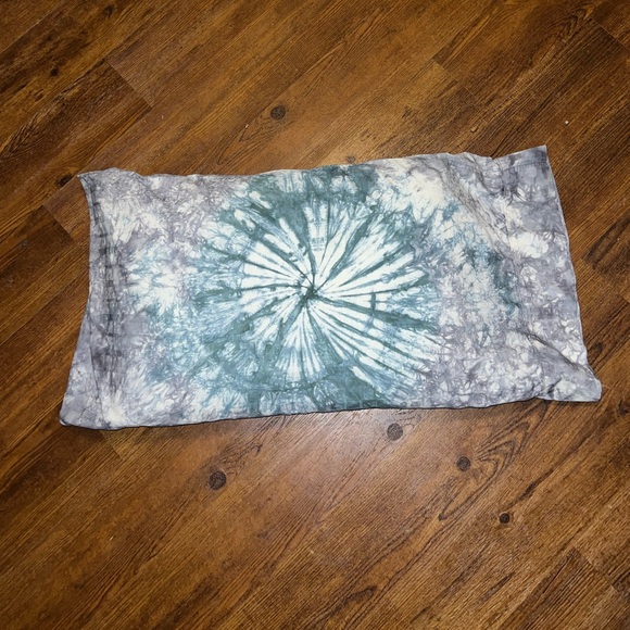 Set of 2 King Size Custom Tie-Dyed Green & Gray Pillowcases - Picture 5 of 10